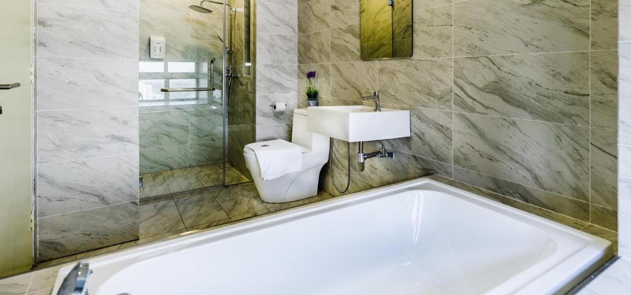Imperio Condominium / Bathtub/ InFINITY Pool @ Melaka Town Esterno foto