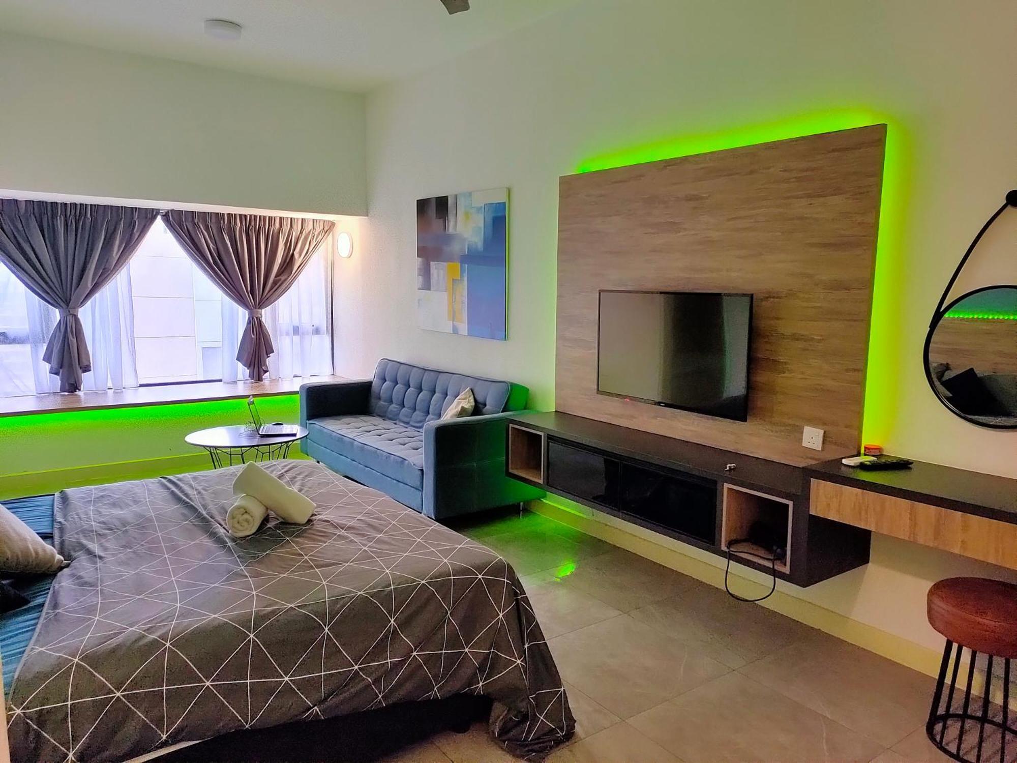 Imperio Condominium / Bathtub/ InFINITY Pool @ Melaka Town Esterno foto
