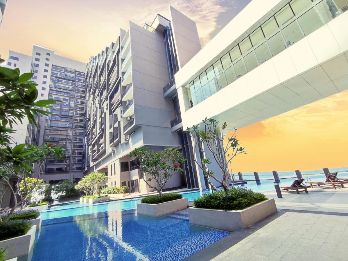 Imperio Condominium / Bathtub/ InFINITY Pool @ Melaka Town Esterno foto