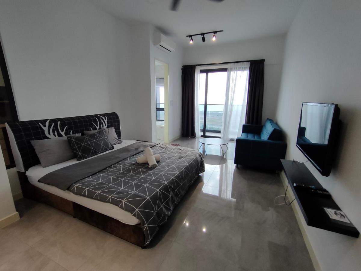 Imperio Condominium / Bathtub/ InFINITY Pool @ Melaka Town Esterno foto